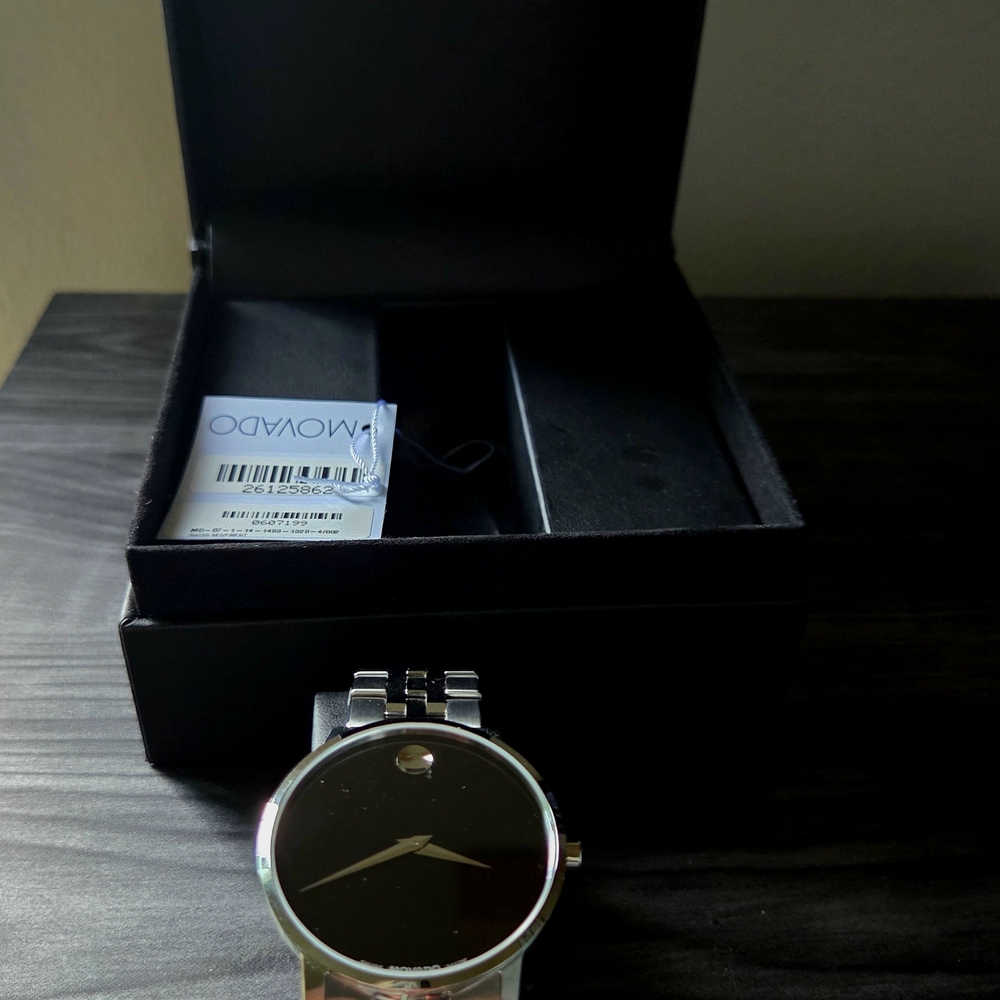Movado Museum Classic - No battery. - Picture 5 of 7